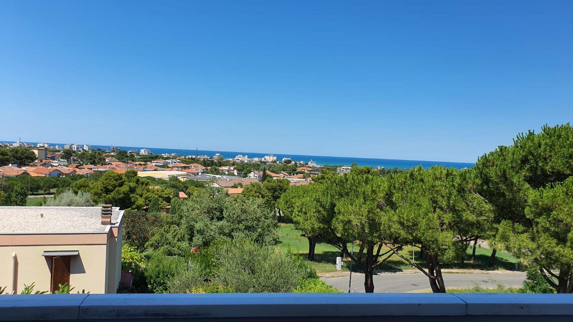 Villetta Panoramica Con Giardino A Riccione Eksteriør billede